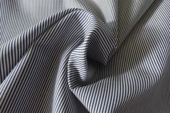 IT-DD203 Deadstock 100% Cotton Pinstripe Shirting - Navy/White